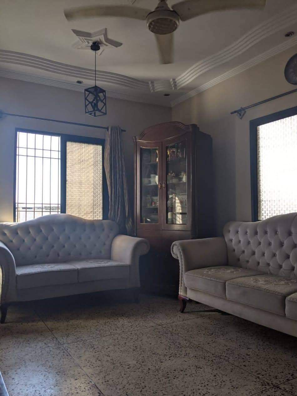 2 Bed DD Gulistan-e-Johar near sheikh zayed university