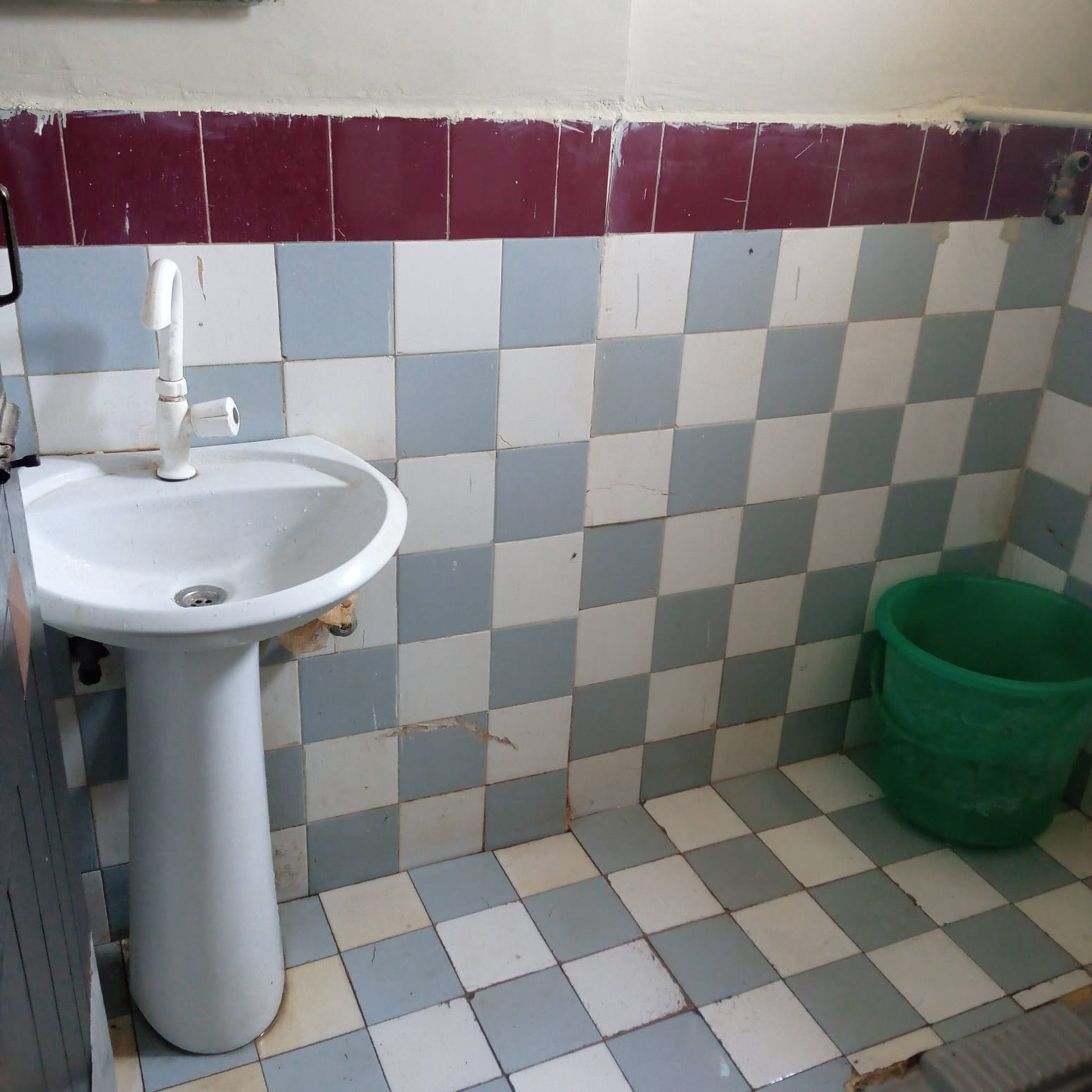 Alam Shah Bukhari apartment 3 bed DD, 1450 sq fit, 4th floor, Gulistan-e-Johar, block 19 Karachi